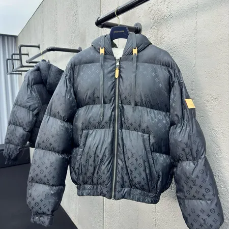 ルイヴィトン ダウンジャケット