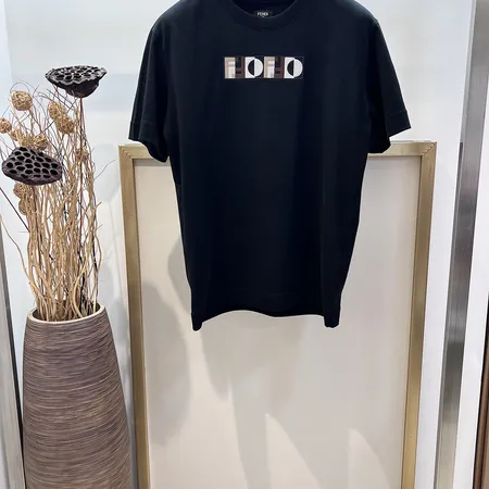 フェンディ Tシャツ