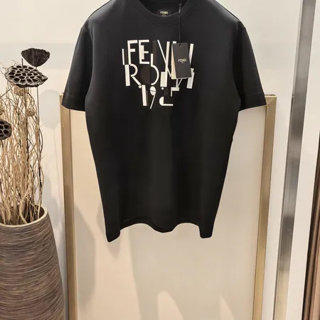 フェンディ Tシャツ