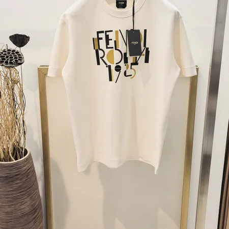 フェンディ Tシャツ