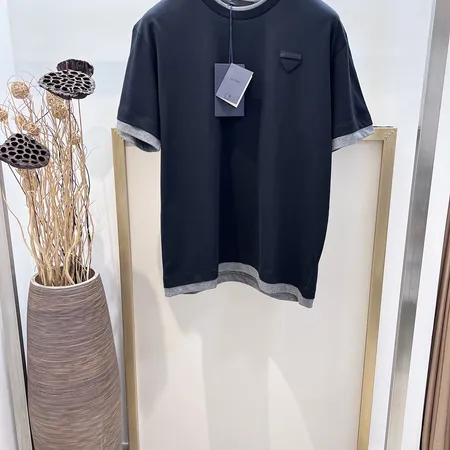 プラダ Tシャツ