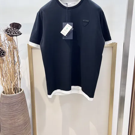 プラダ Tシャツ