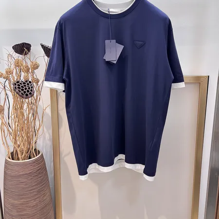 プラダ Tシャツ