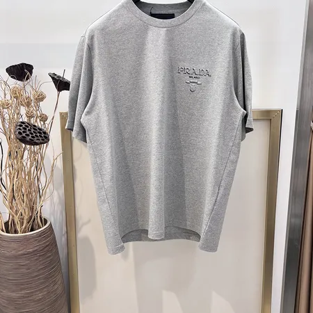 プラダ Tシャツ