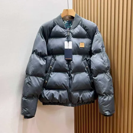 ルイヴィトン ダウンジャケット