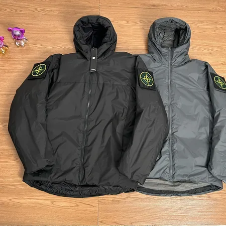 フェラガモ ダウンジャケット