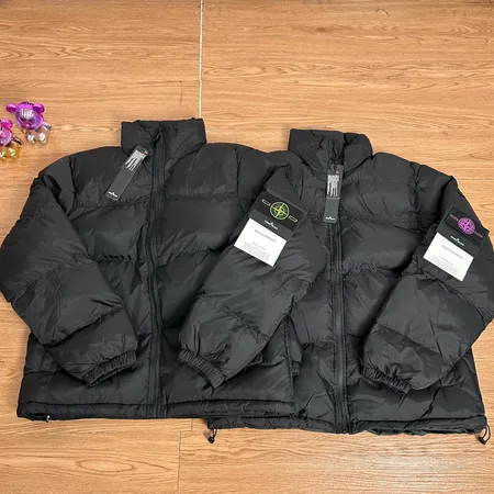 フェラガモ ダウンジャケット