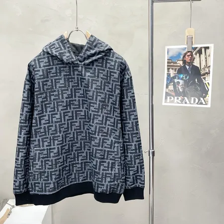 フェンディ パーカー