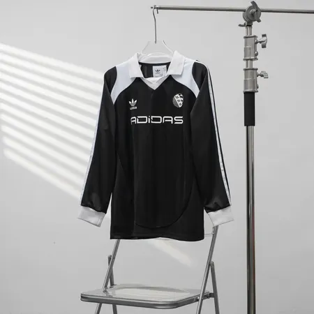 アディダス Tシャツ