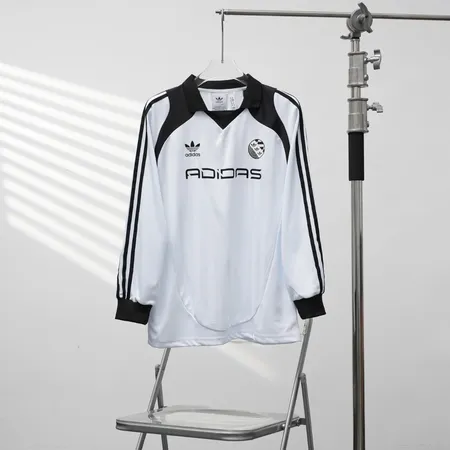 アディダス Tシャツ