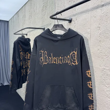 バレンシアガ パーカー