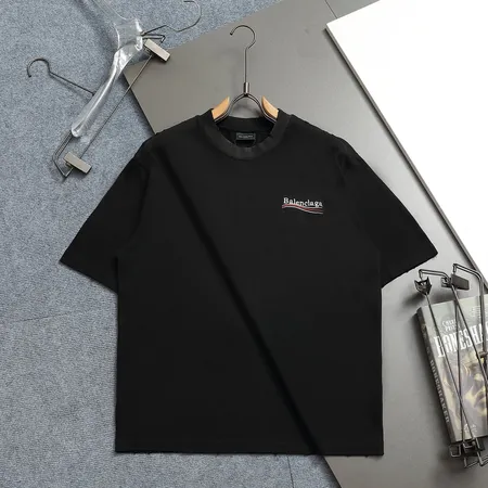 バレンシアガ Tシャツ