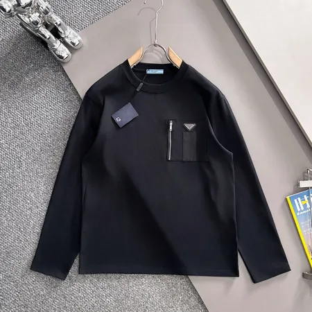 プラダ Tシャツ