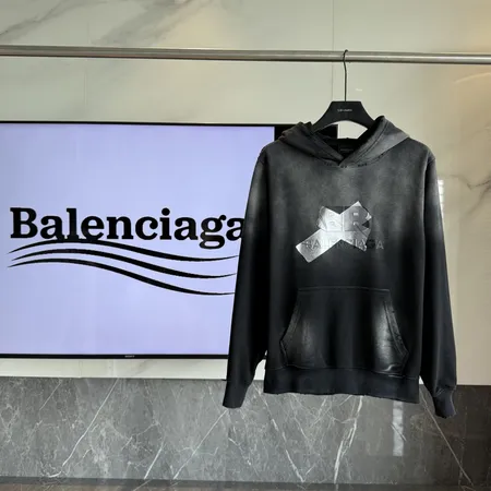 バレンシアガ パーカー