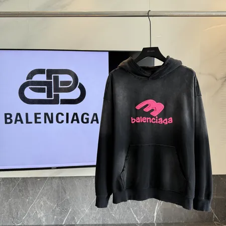 バレンシアガ パーカー