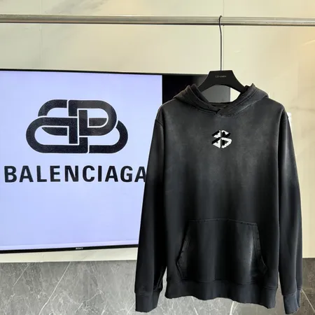 バレンシアガ パーカー