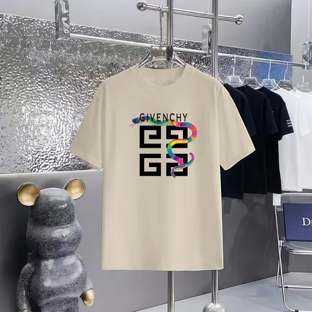 ジバンシィ Tシャツ