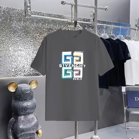 ジバンシィ Tシャツ