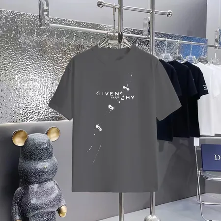 ジバンシィ Tシャツ