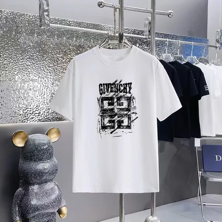 ジバンシィ Tシャツ