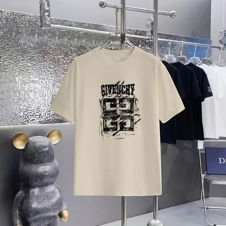 ジバンシィ Tシャツ