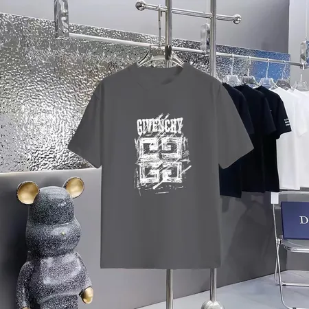 ジバンシィ Tシャツ