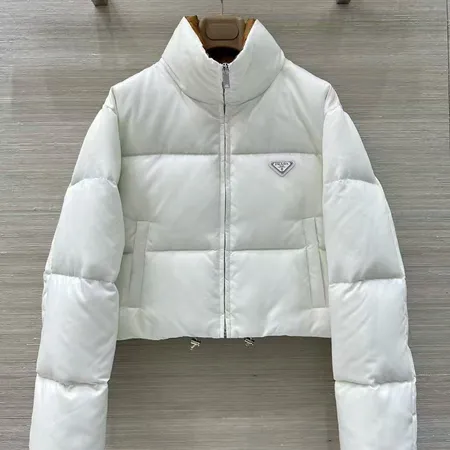 プラダ ダウンジャケット