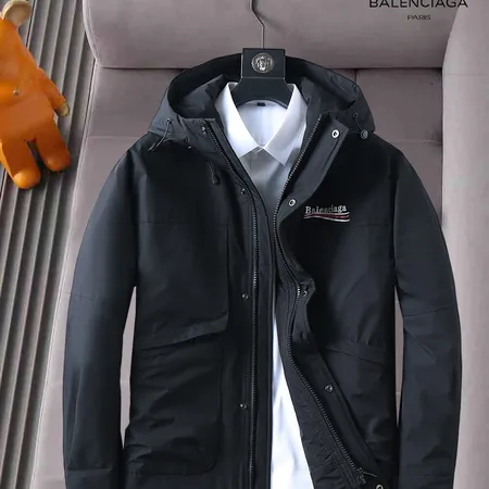 バレンシアガ ダウンジャケット