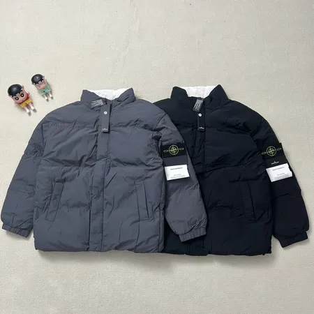 フェラガモ ダウンジャケット