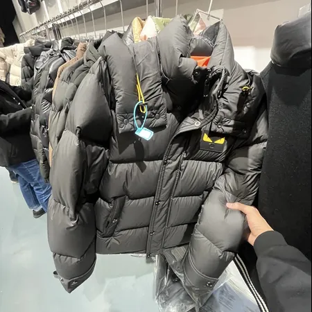 フェンディ ダウンジャケット