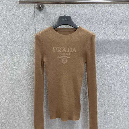 プラダ Tシャツ