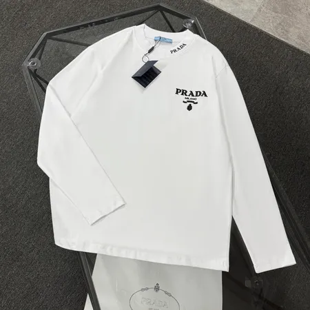 プラダ Tシャツ