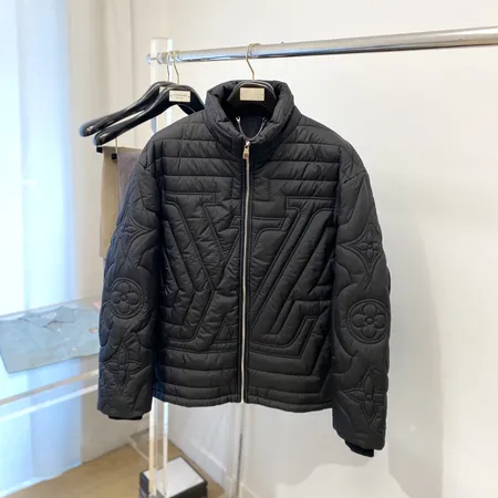 ルイヴィトン ダウンジャケット