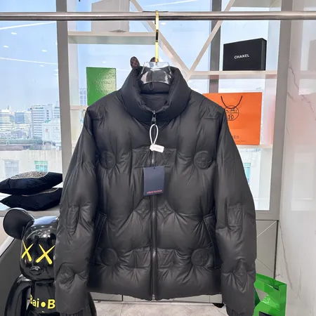 ルイヴィトン ダウンジャケット