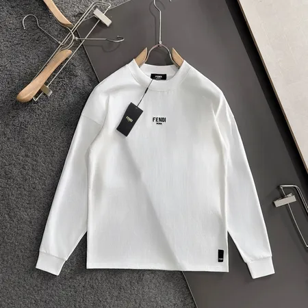 フェンディ Tシャツ