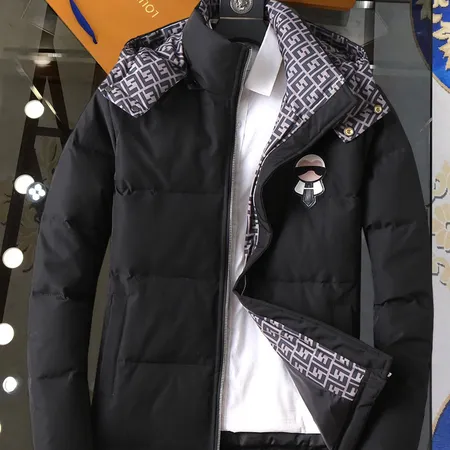 フェンディ ダウンジャケット