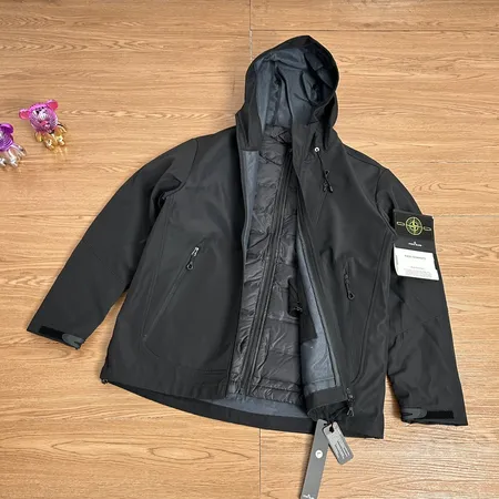 フェラガモ ダウンジャケット