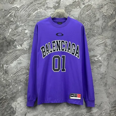 バレンシアガ パーカー