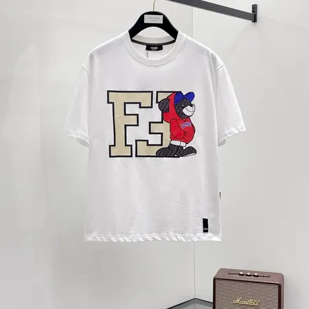 フェンディ Tシャツ