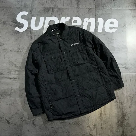 バレンシアガ ダウンジャケット