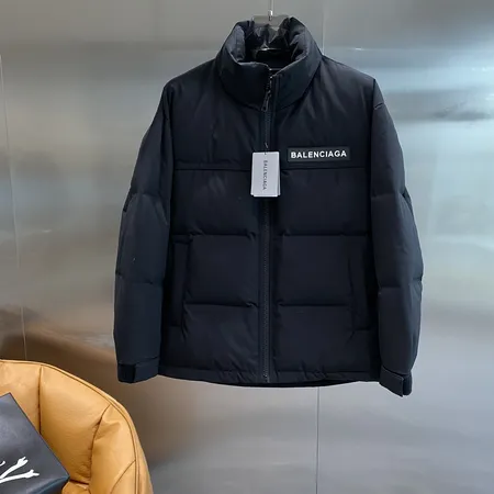 バレンシアガ ダウンジャケット