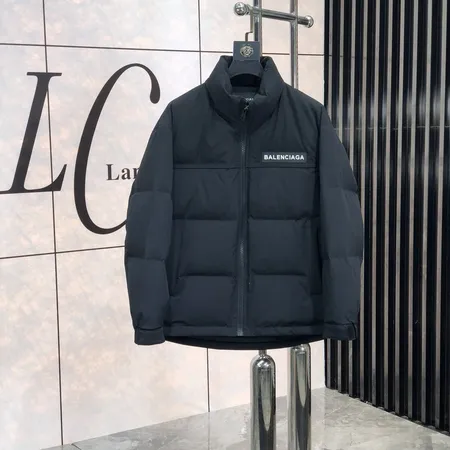 バレンシアガ ダウンジャケット