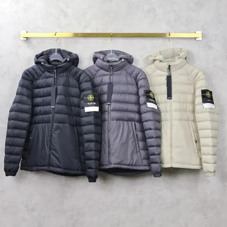 フェラガモ ダウンジャケット