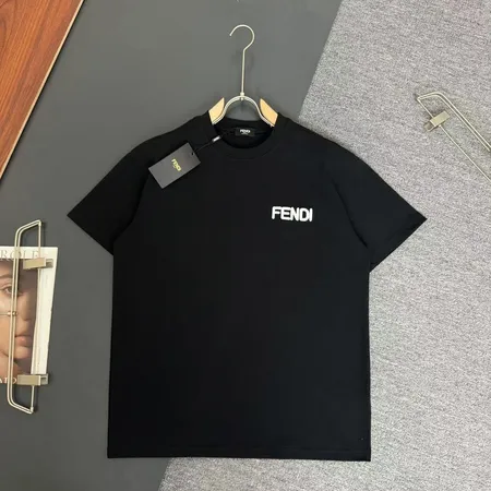 フェンディ Tシャツ