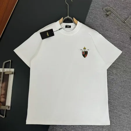 フェンディ Tシャツ