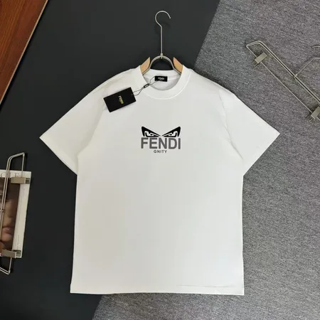 フェンディ Tシャツ