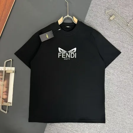 フェンディ Tシャツ