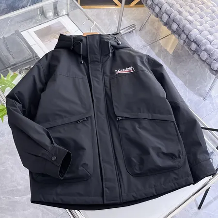 バレンシアガ ダウンジャケット