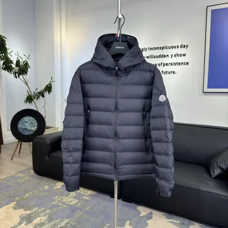 モンクレール ダウンジャケット