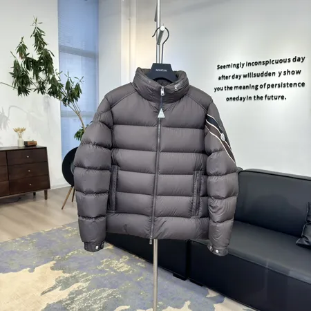 モンクレール ダウンジャケット